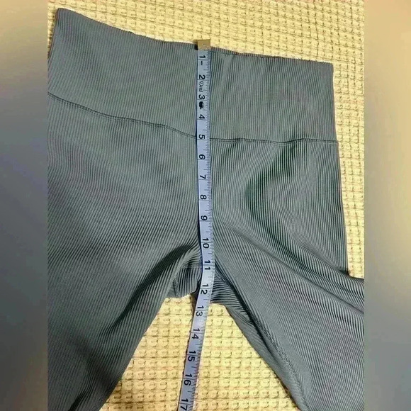 ATHLETA Light Blue Leggings Size Large (#166) - Picture 2 of 8